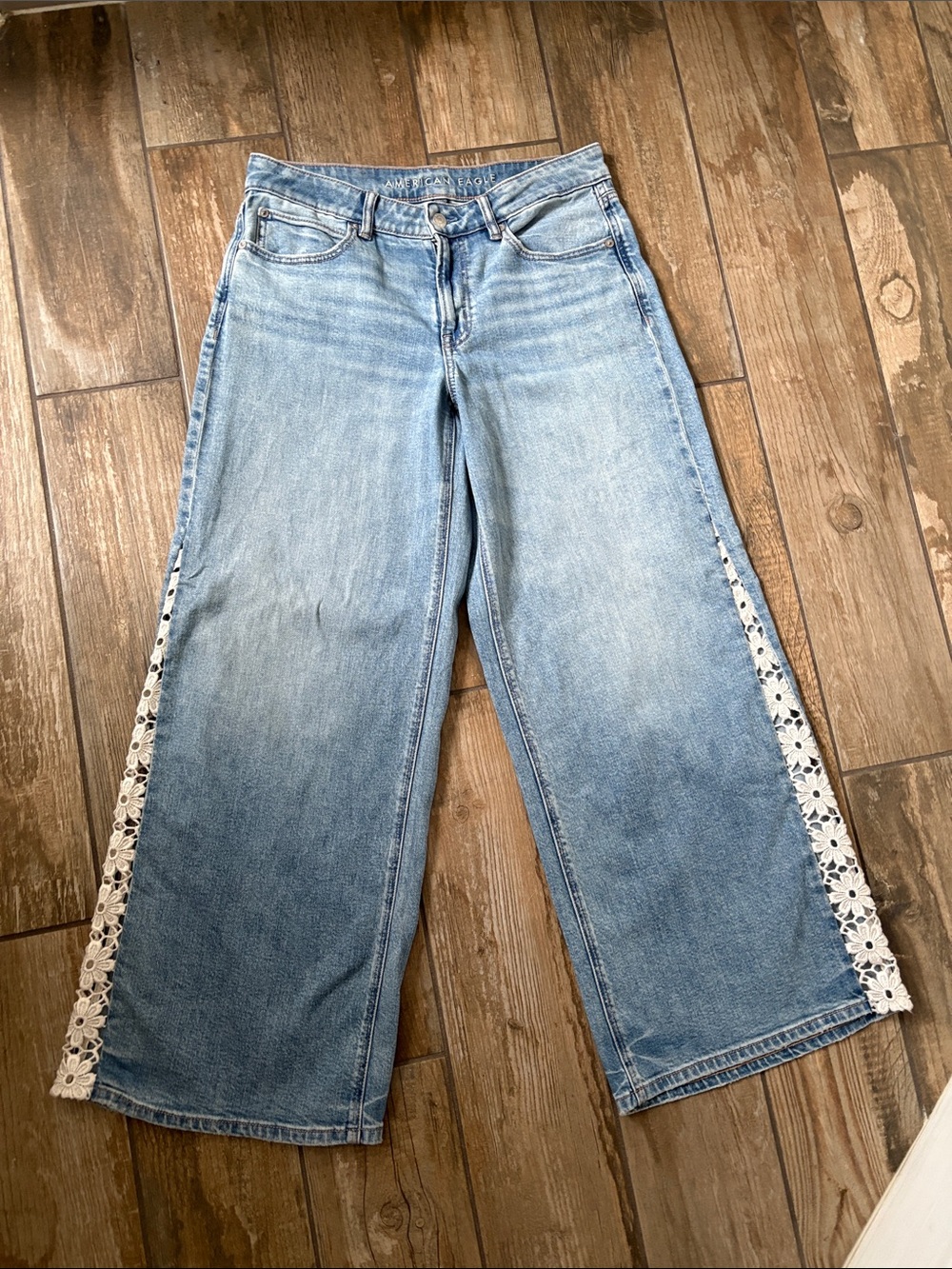 AE Low Rise Lace Trim Baggy Ultra Wide Leg Jean